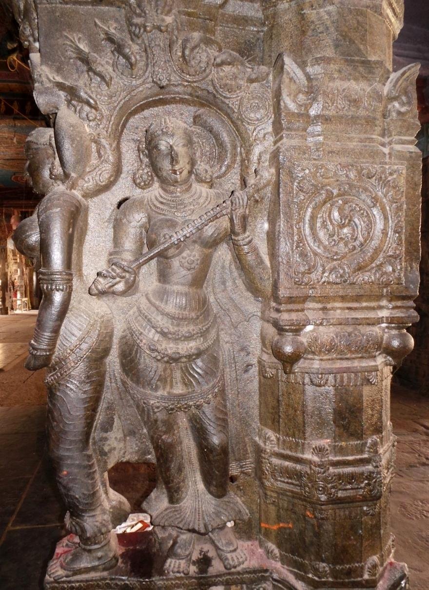 Figure 210. A dancer with a Vina.