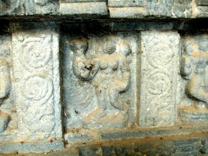 Figure 15. A Nartaki performing Baddha Cari