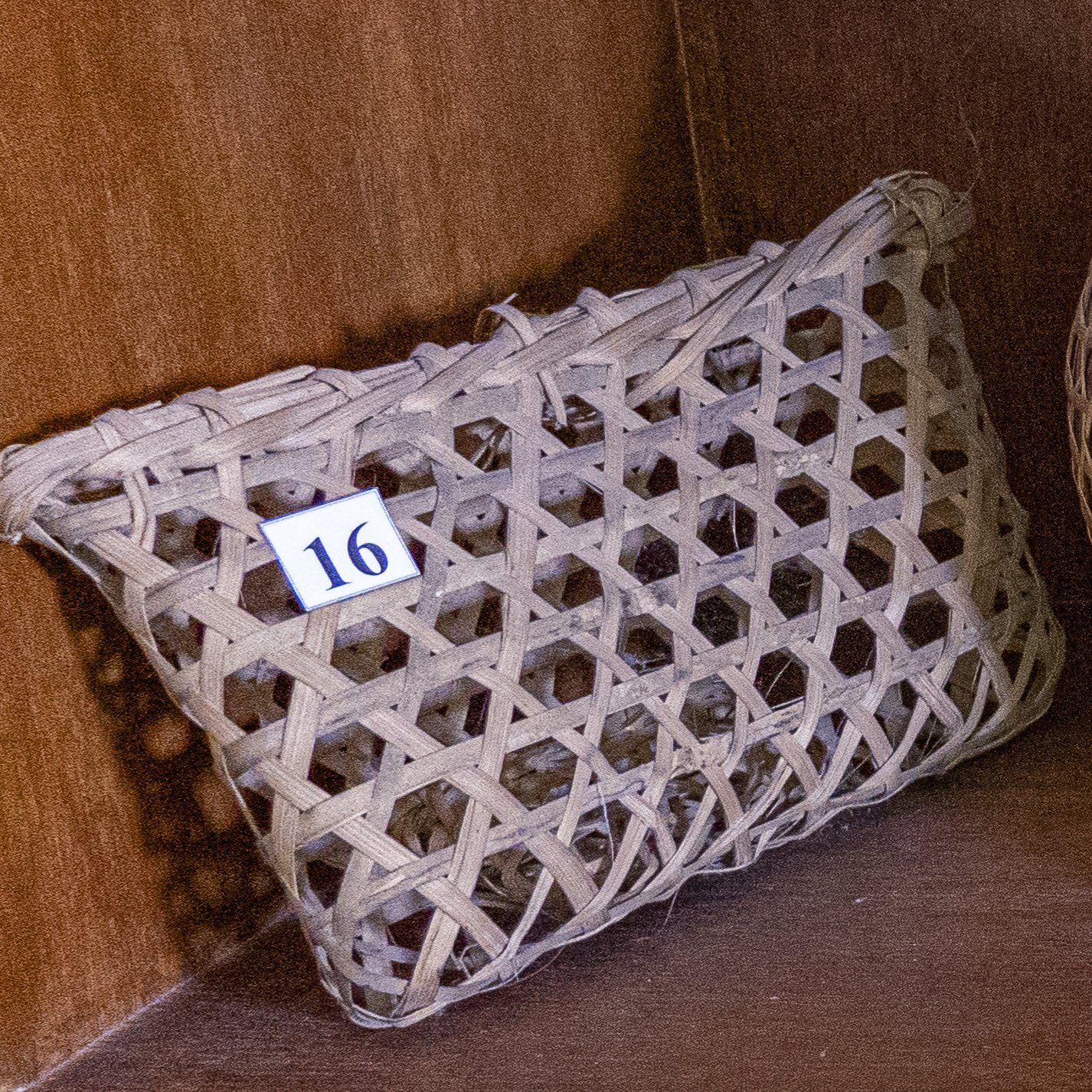 Magar utensils: Flat basket