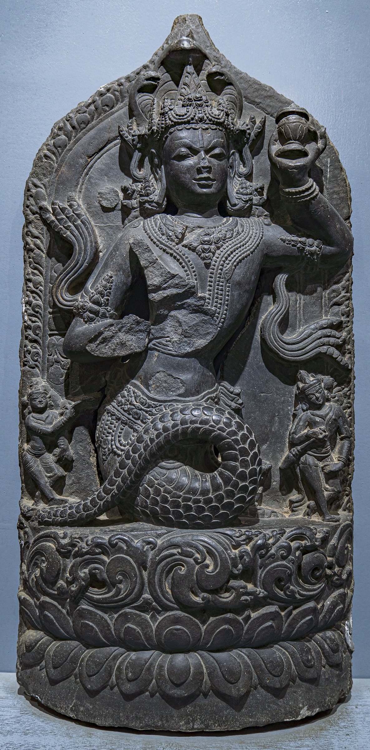 Nagaraj (with crown and kalasha)