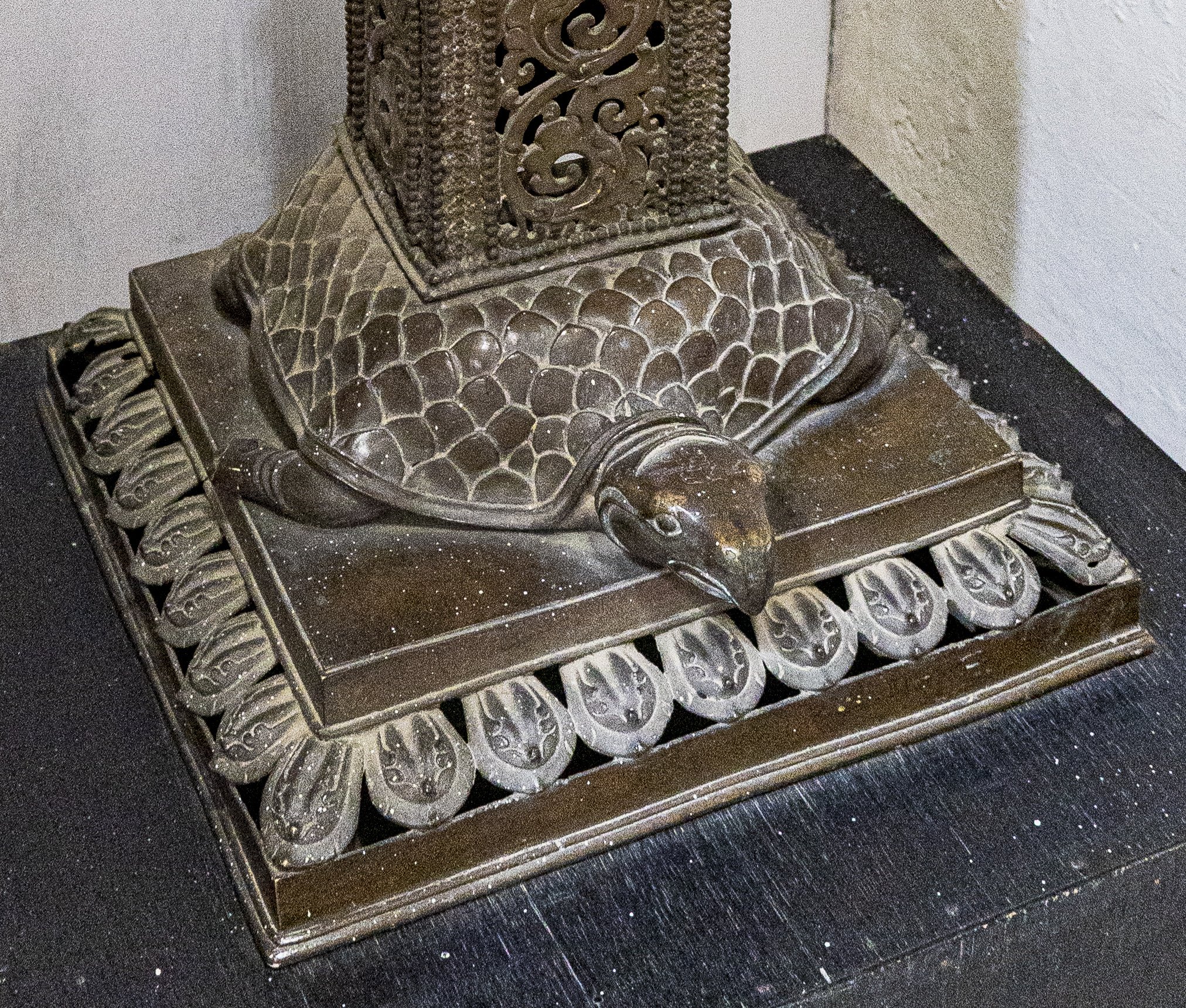 Panas (ritual object), detail of bottom