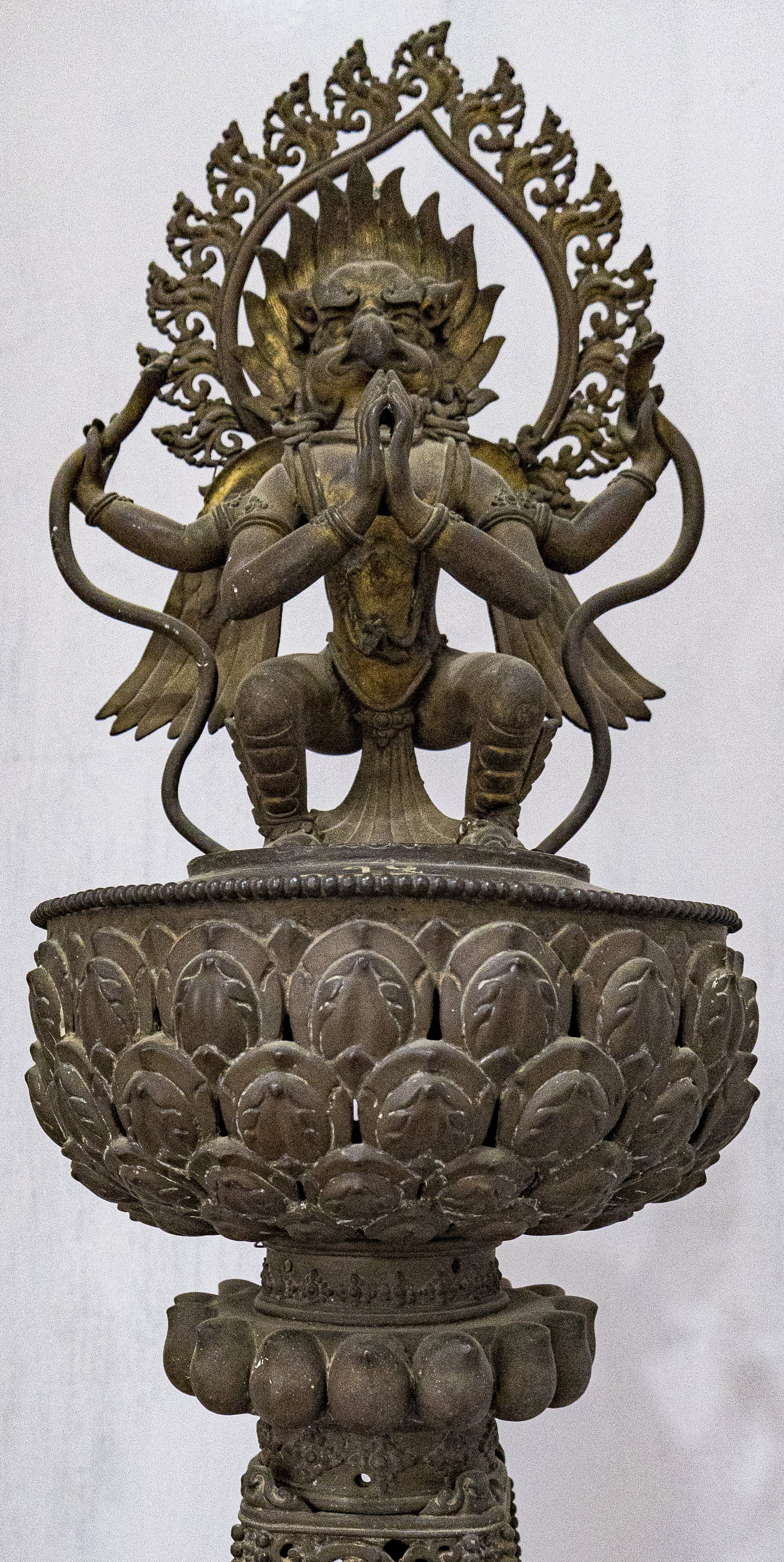 Panas (ritual object), detail of top