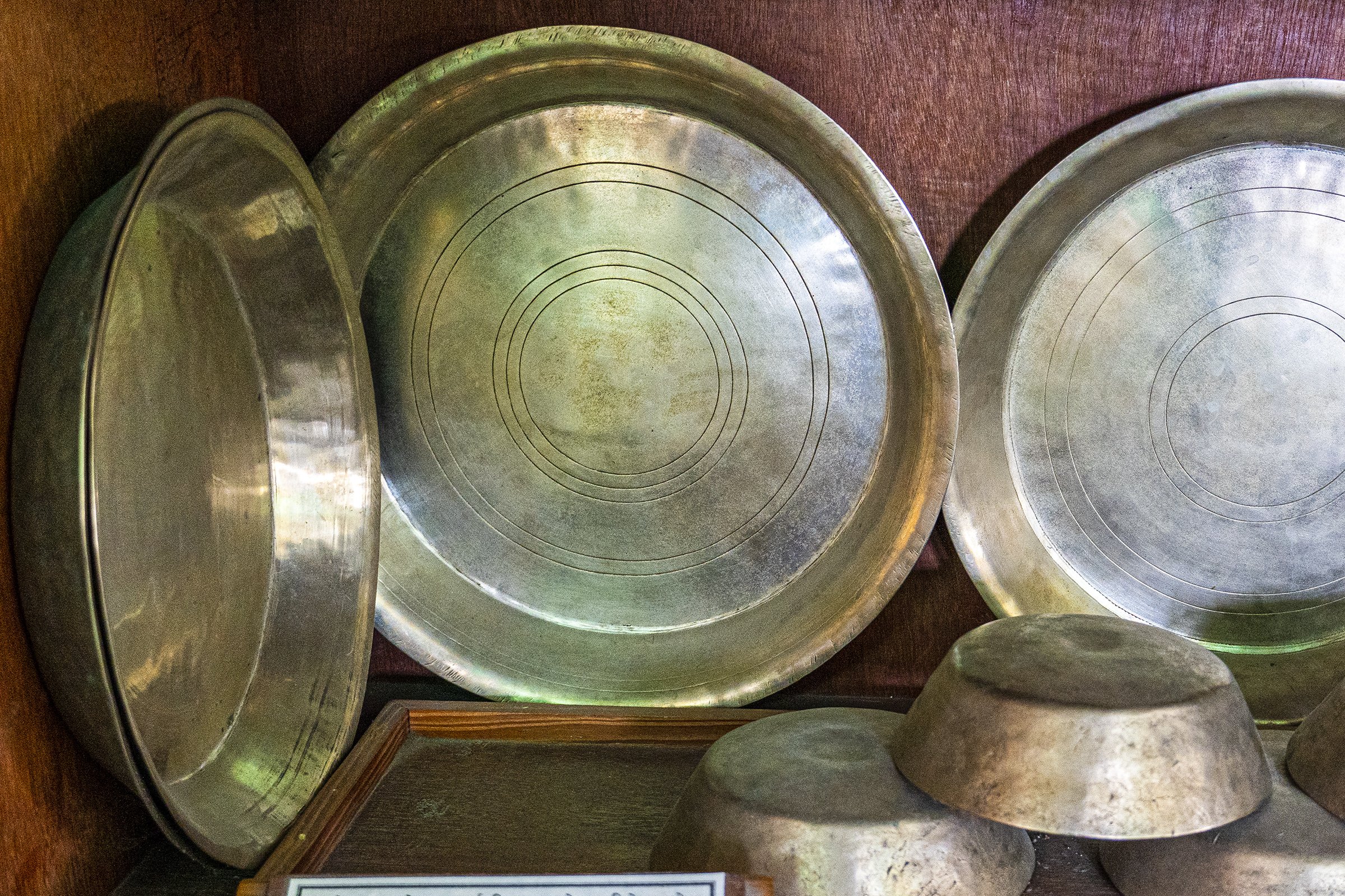 Sherpa bronze plates